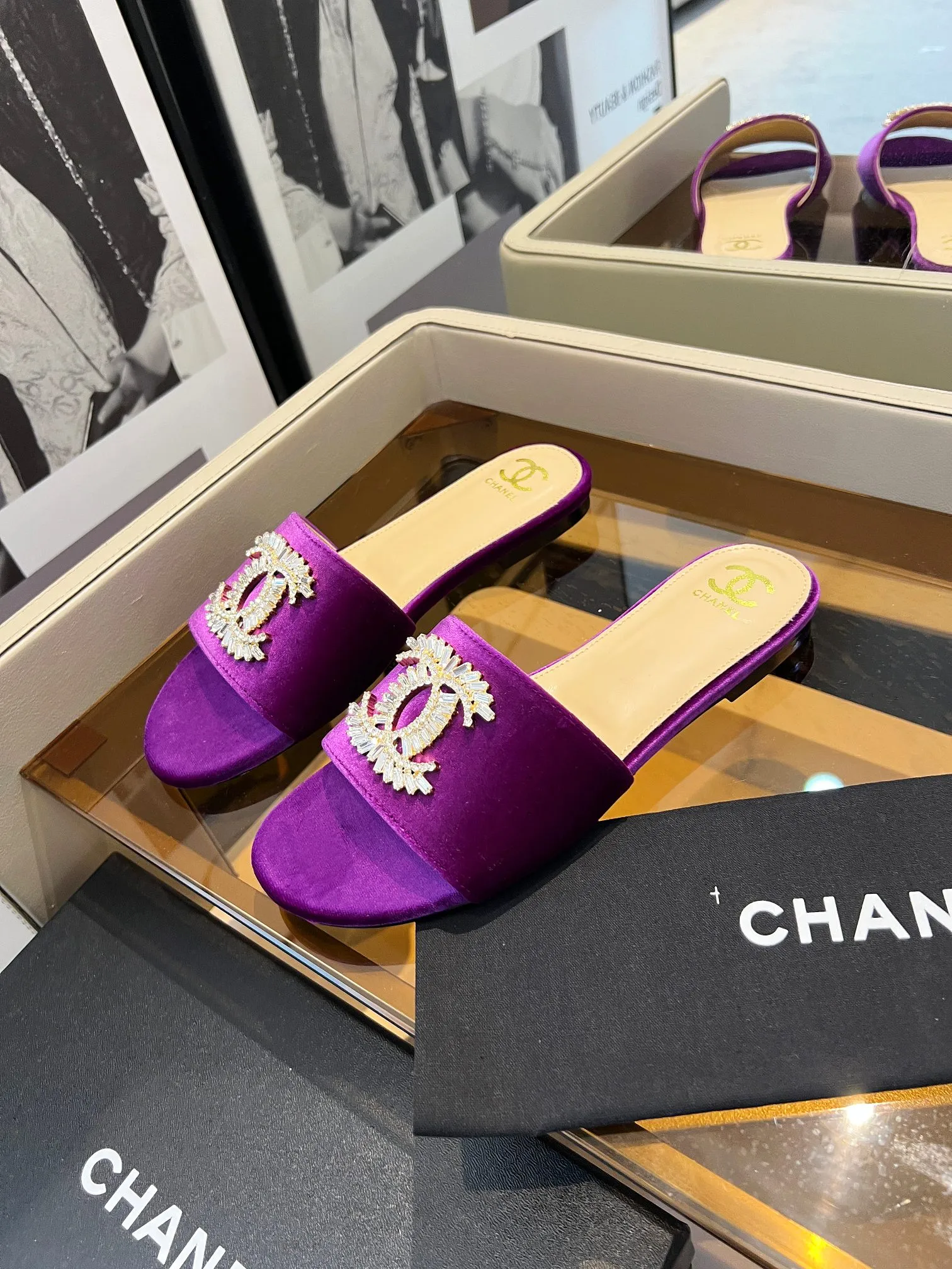 👟👟Ex-factory price 340👟👟 Genuine leather bottom +40 🎉🎉🎉Chanel Xiaoxiang C family sandals series official website synchronization, classic and elegant, casual wear 🌹🌹🌹🌹Original logo~Select imported cowhide and C family custom fabrics, multiple colors for the goddess to choose! ❤️❤️❤️❤️ Code number: 36~40 (customized 35 41 42 43 44 cannot be returned or exchanged)